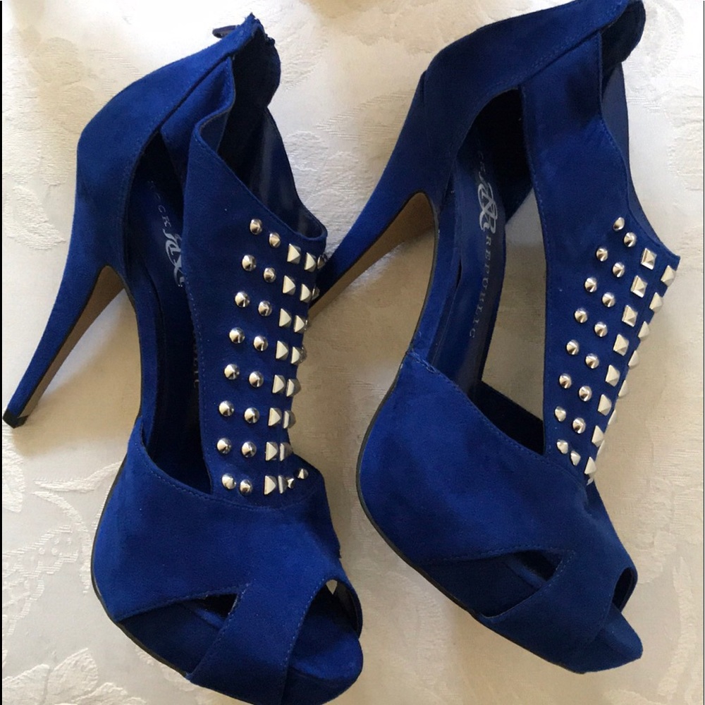 Blue Rock & Republic Studded Heels